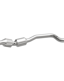 MagnaFlow 13-17 Range Rover V8 5 OEM Underbody Direct Fit EPA Compliant Catalytic Converter